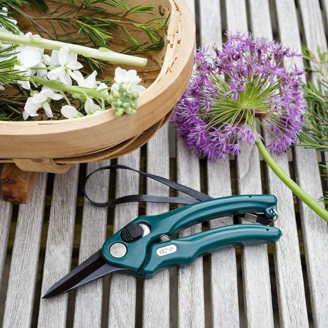 Forbici vintage in fiore di prugna Filo da cucito in acciaio inossidabile Ricamo su misura Artigianato per ricamo Cucito Artigianato Opere d'arte e uso quotidiano(Argento grigio